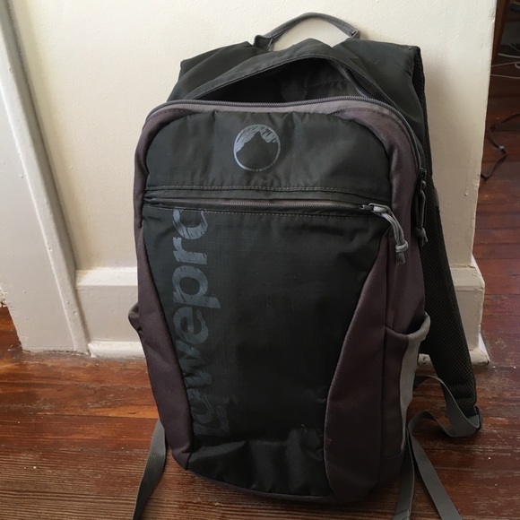 Lowepro Camera Backpack - Picture 8 of 12